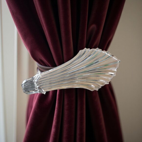 Pair Lucite Fan/Shell Curtain Holdbacks • Hollywood-Regency / Art-Deco Revival • - Picture 7 of 10
